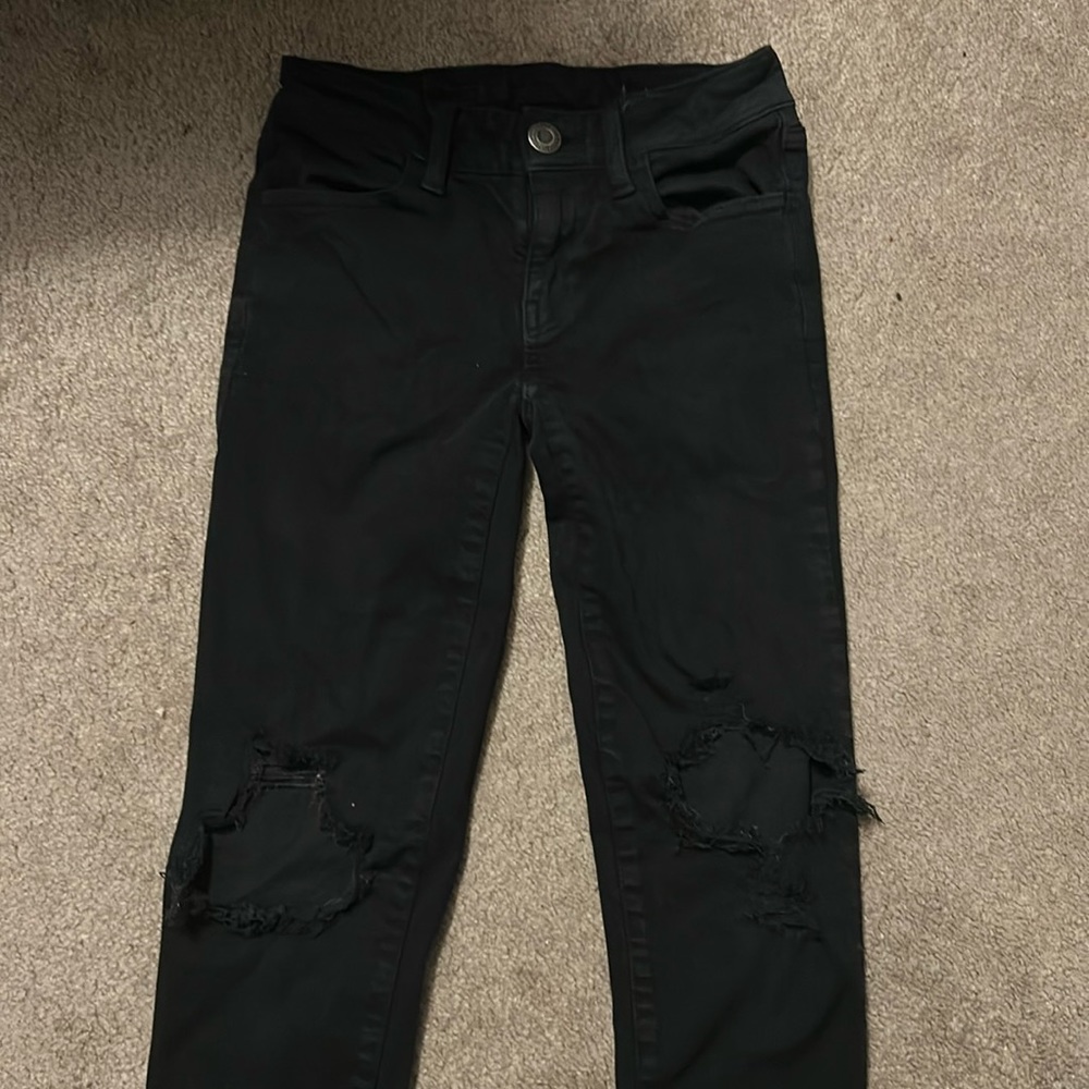 American Eagle women’s black skinny distressed jeans